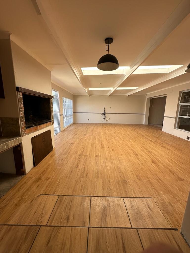 To Let 3 Bedroom Property for Rent in Bothasig Western Cape